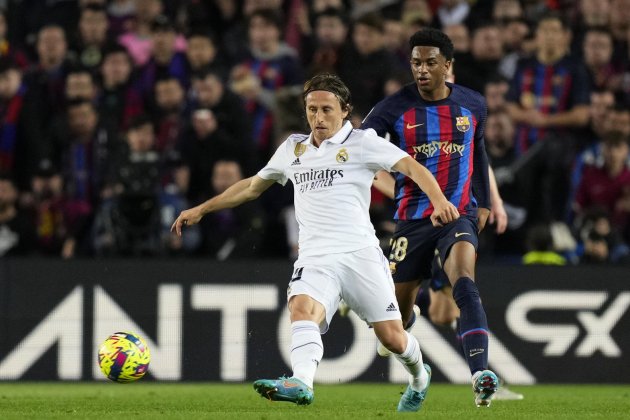 Luka Modric Alejandro Balde Barça Reial Madrid Clàssic / Foto: EFE