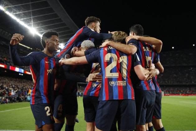 Barca celebra gol Sergi Roberto Clàssic pinya / Foto: EFE Barca celebra gol Sergi Roberto Clàssic pinya / Foto: EFE