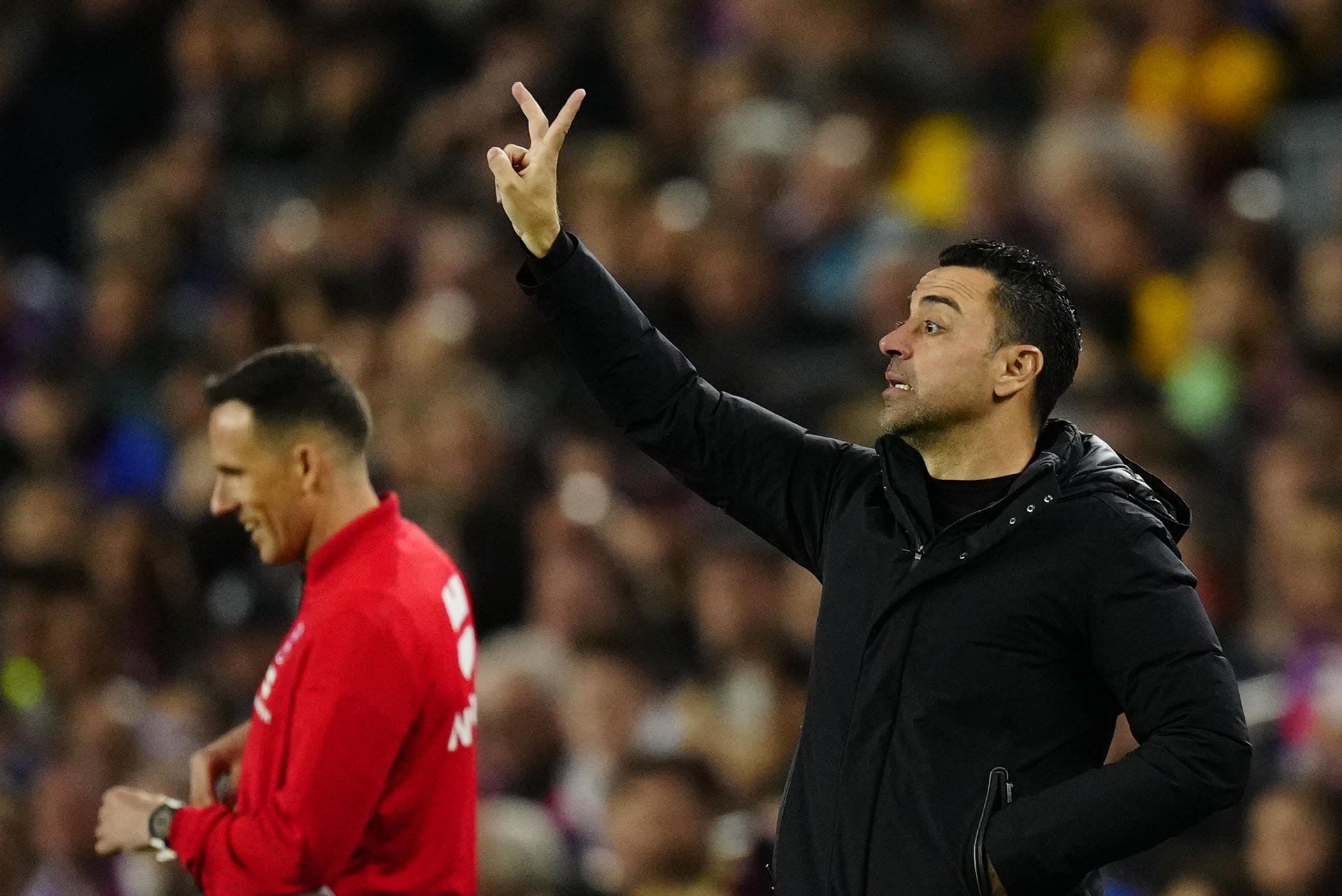 La nineta dels ulls de Xavi Hernández, molt criticat al vestidor del Barça, juguen amb 10