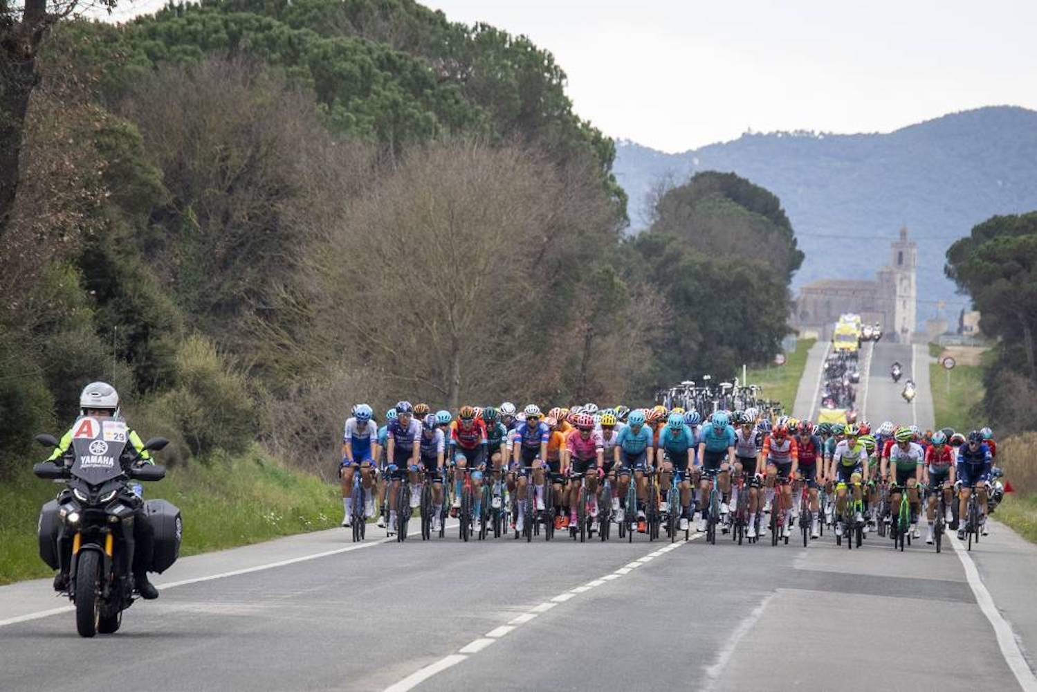 Roglic se impone a Evenepoel en un inesperado primer duelo en la Volta a Catalunya