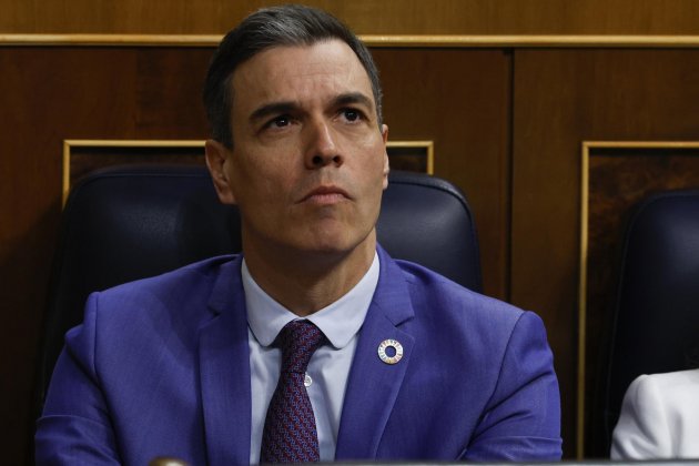 Pedro Sánches sellent congres govern espanyol moció censura primer pla / Foto: Efe Pedro Sánches sellent congres govern espanyol moció censura primer pla / Foto: Efe