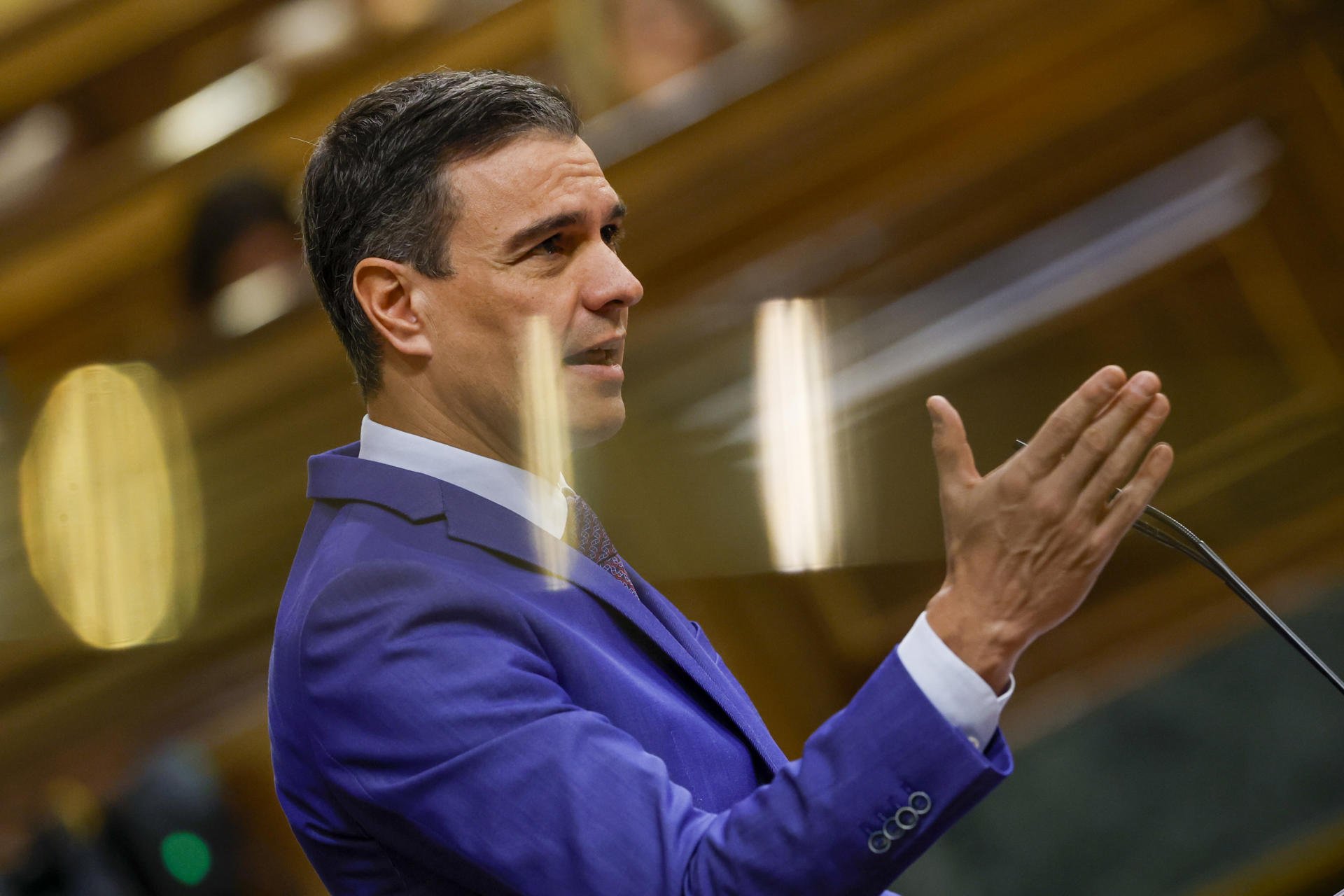 Sánchez se proclama garante de la unidad de España y la Constitución en la moción de censura de Vox