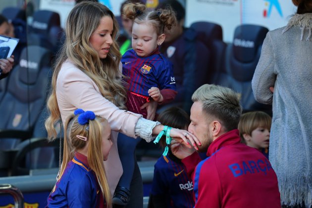 rakitic mujer e hijos gtres