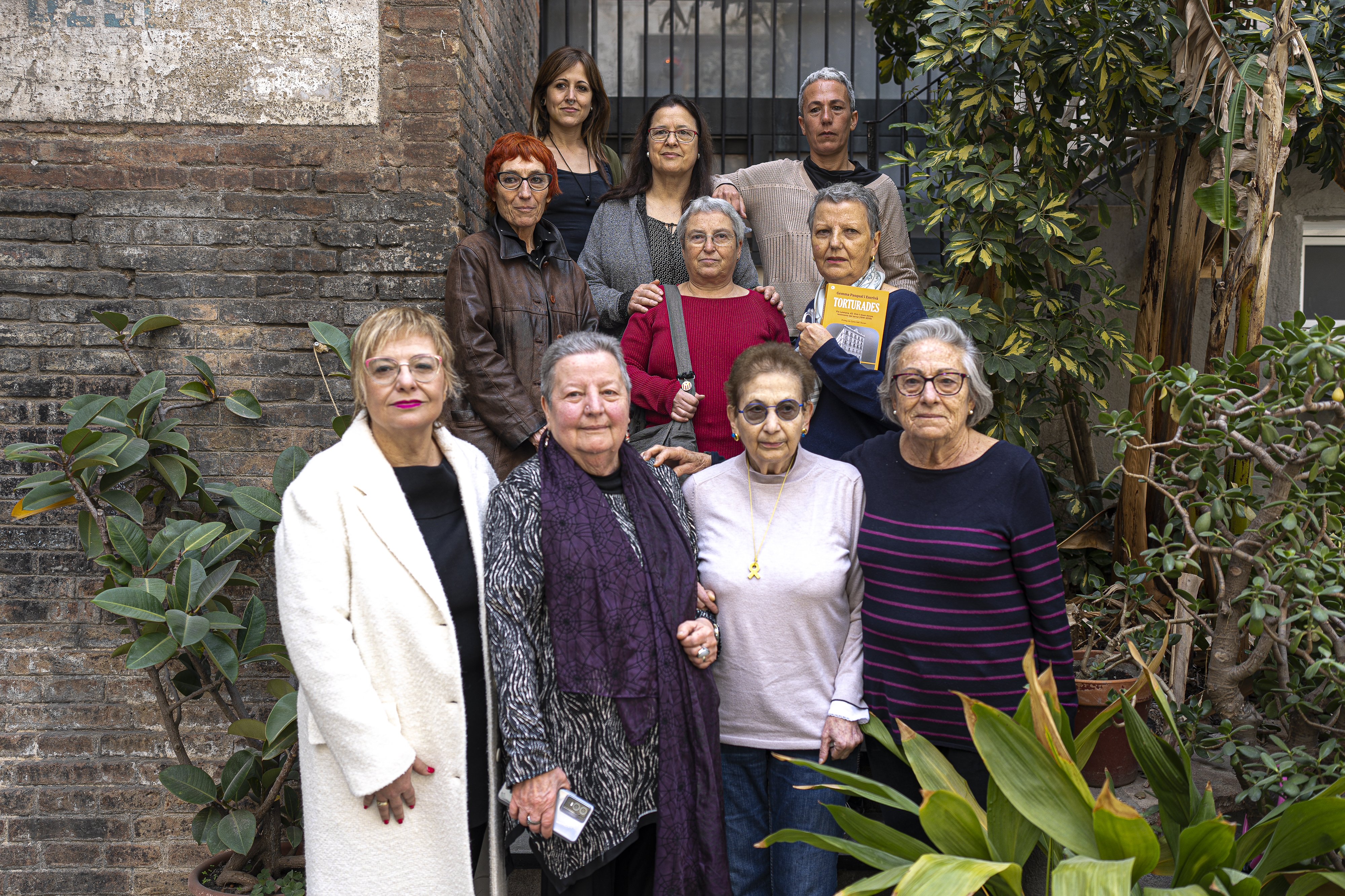 Torturadas: la voz de 22 mujeres vejadas en la comisaría de Via Laietana en el franquismo y en democracia