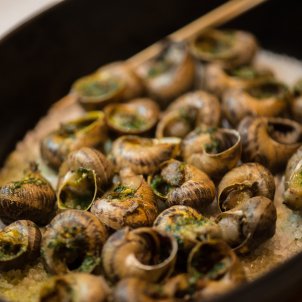 Catalan classics: how to eat snails