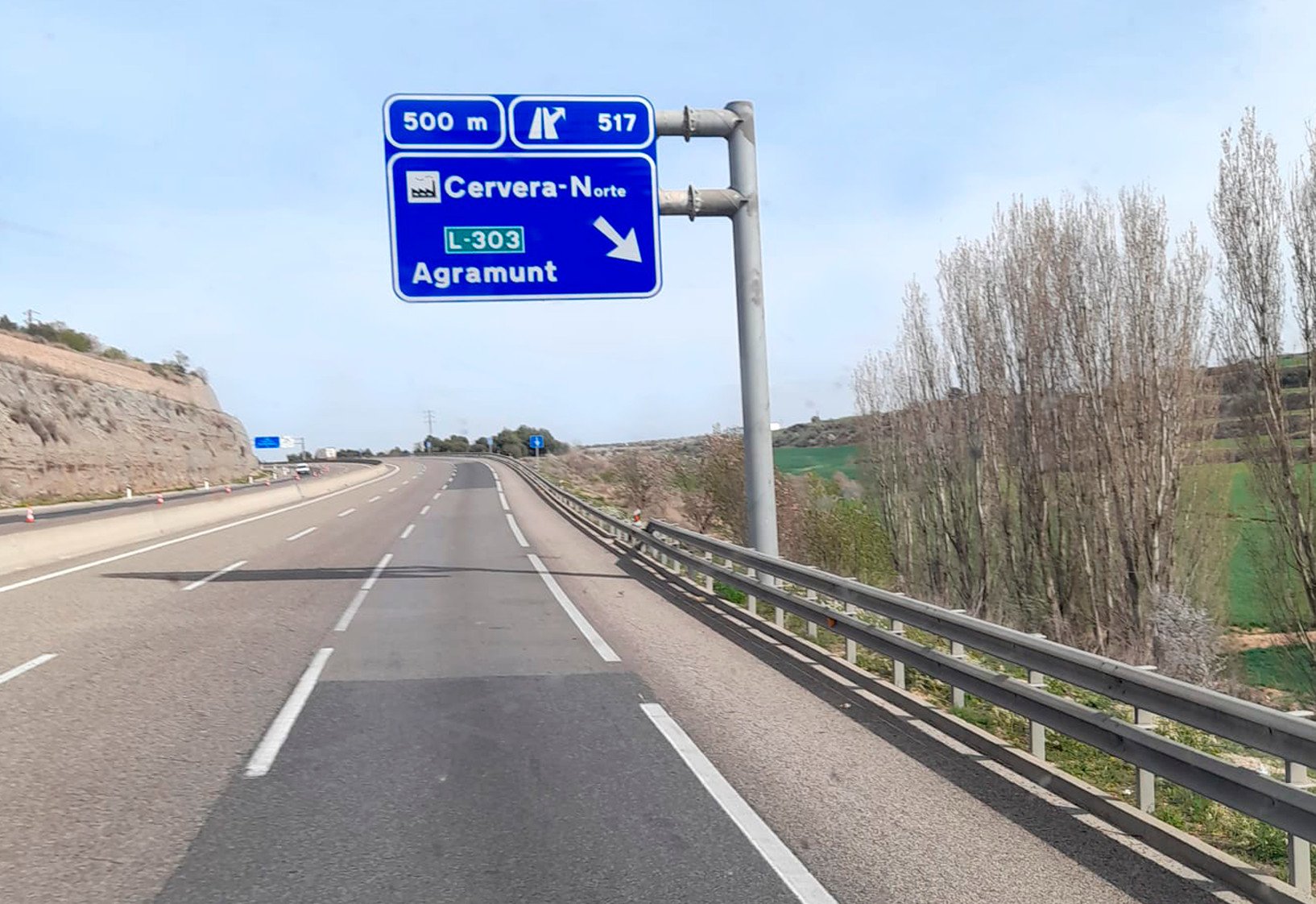 Pífia del Ministeri de Transports: tradueixen al castellà una senyalització de trànsit a Cervera