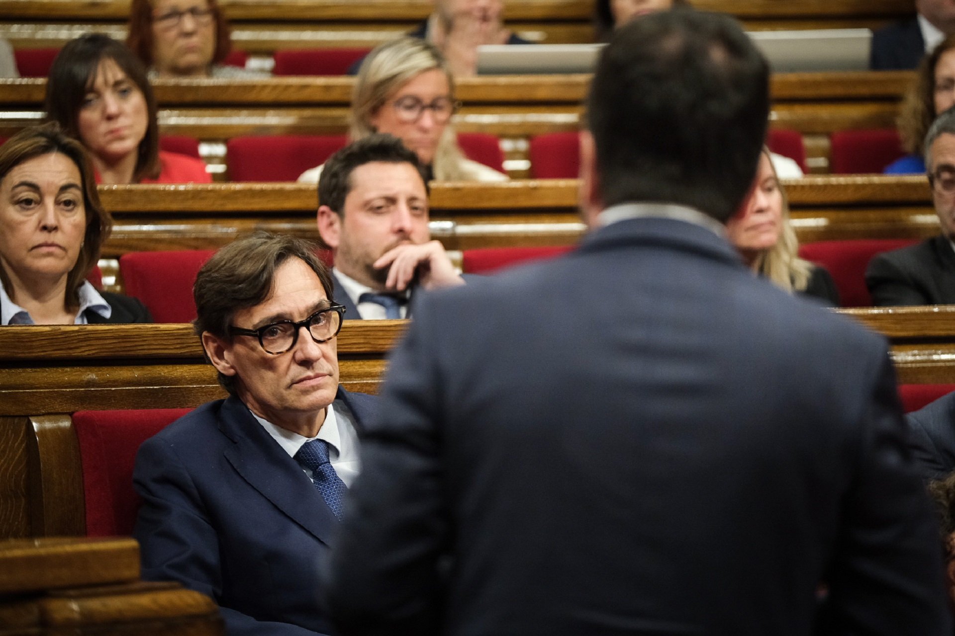 Toc d'atenció a Aragonès al Parlament: PSC, Junts i comuns l'acusen d'incapacitat per dialogar