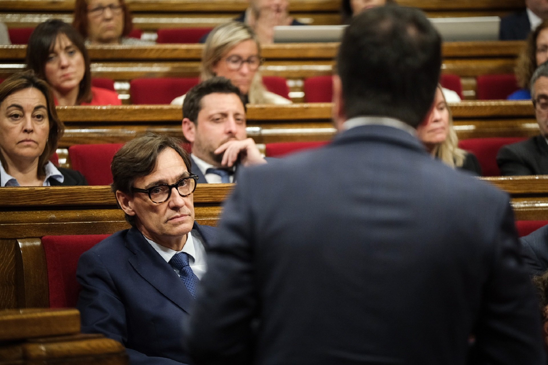 Toque de atención a Aragonès en el Parlament: PSC, Junts y comuns lo acusan de imponer y no dialogar