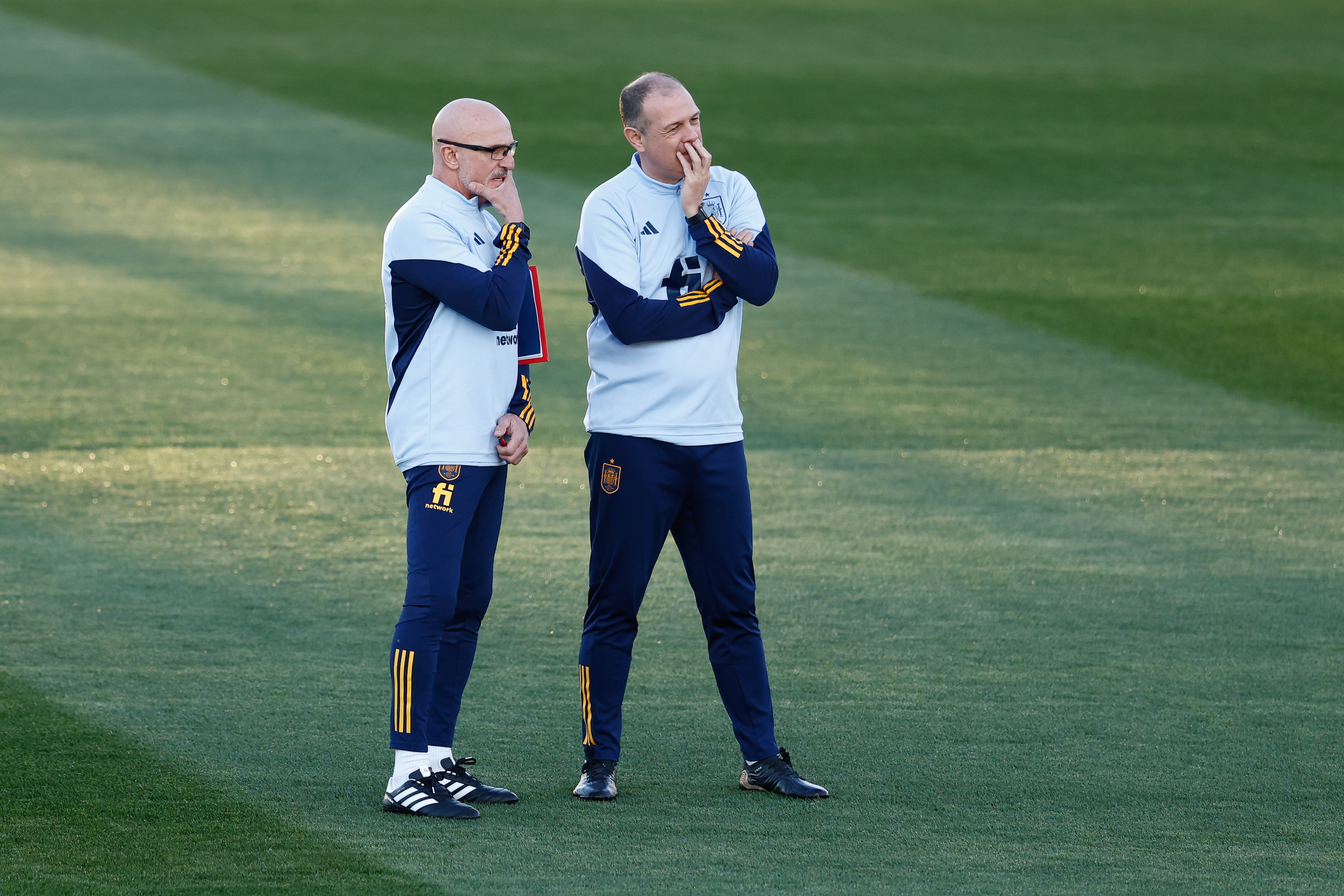 De la Roja amb Luis de la Fuente a firmar l'acord amb Florentino Pérez