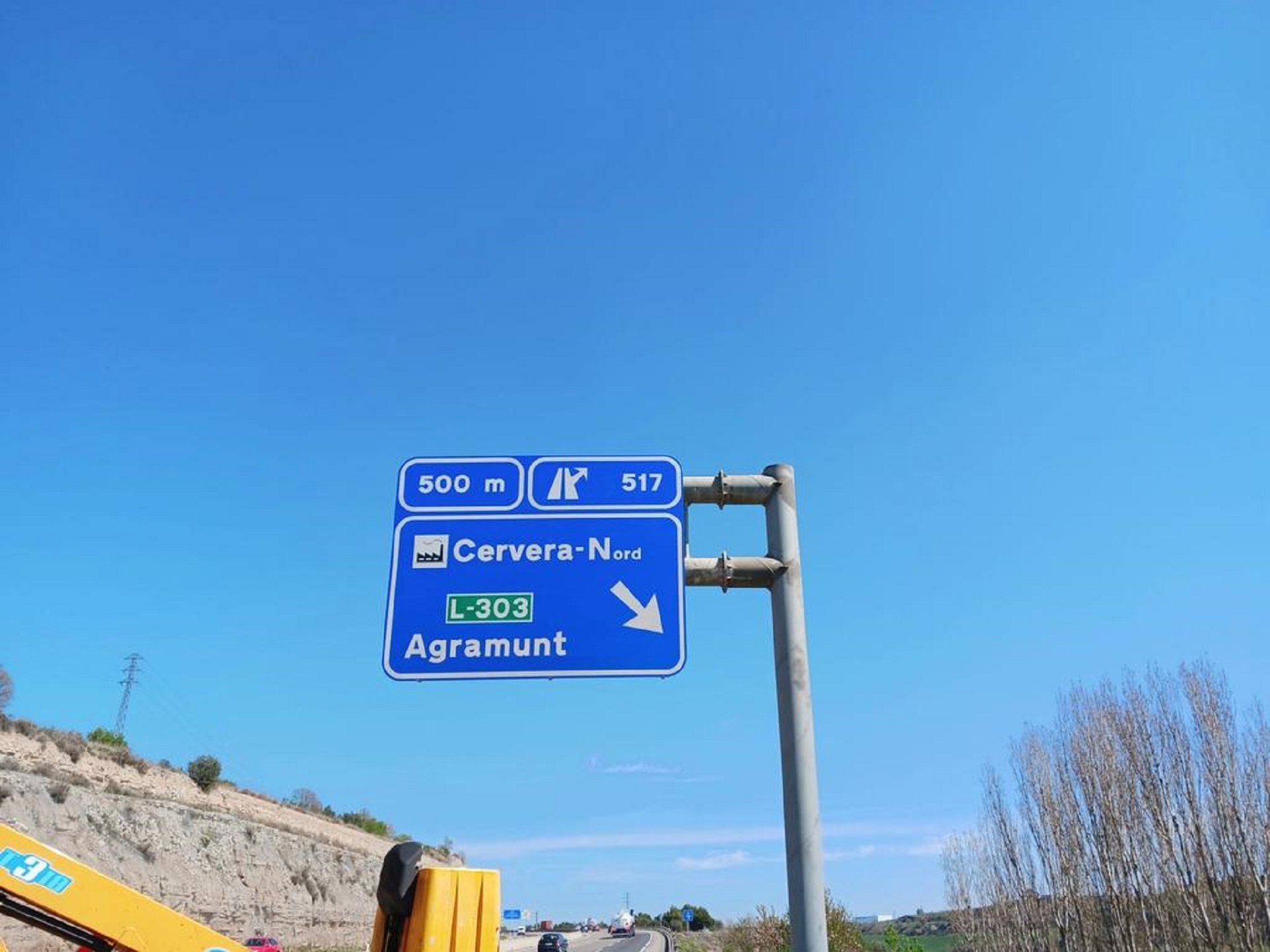 El govern espanyol canvia el senyal en castellà de 'Cervera Norte' i talla la polèmica