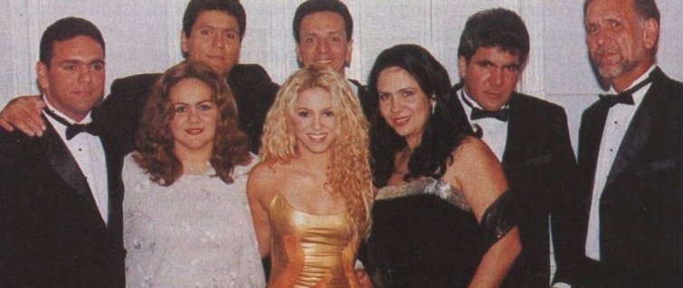 Shakira y sus hermanos   RRSS