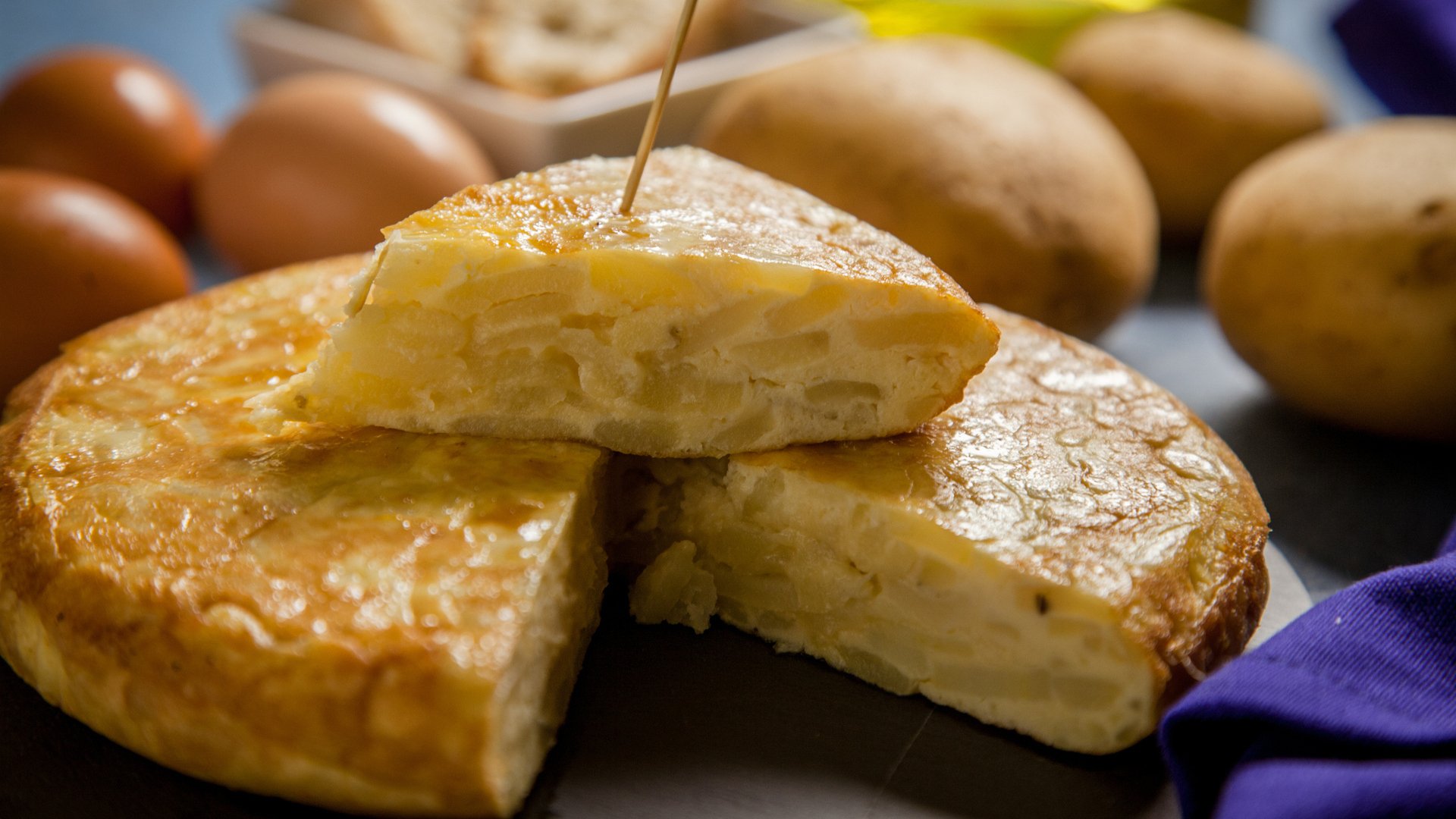 ¿Con o sin cebolla?: la tortilla de patatas perfecta según los chefs