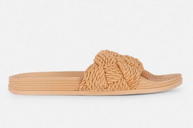 Chanclas con tiras de cuerda cruzadas Chanclas con tiras de cuerda cruzadas