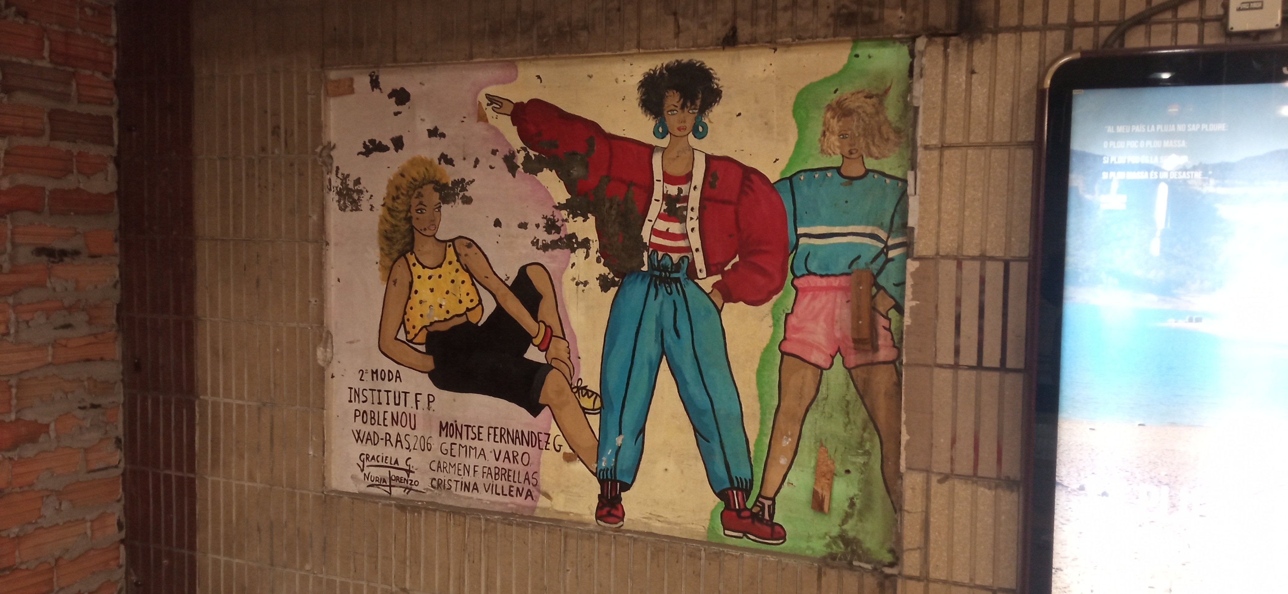Sorpresa en el Metro: aflora un mural oculto en la estación de Verdaguer