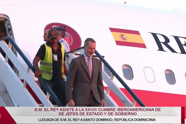 Felipe VI operario avión @casareal Felipe VI operario avión @casareal