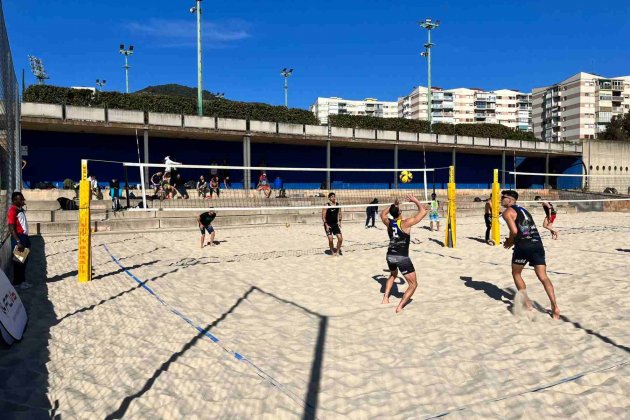El sábado ha sido un día muy primaveral, con máximas de 24,7 °C en Seròs y 24 °C en Anglès / Twitter: @VoleiCatala El sábado ha sido un día muy primaveral, con máximas de 24,7 °C en Seròs y 24 °C en Anglès / Twitter: @VoleiCatala