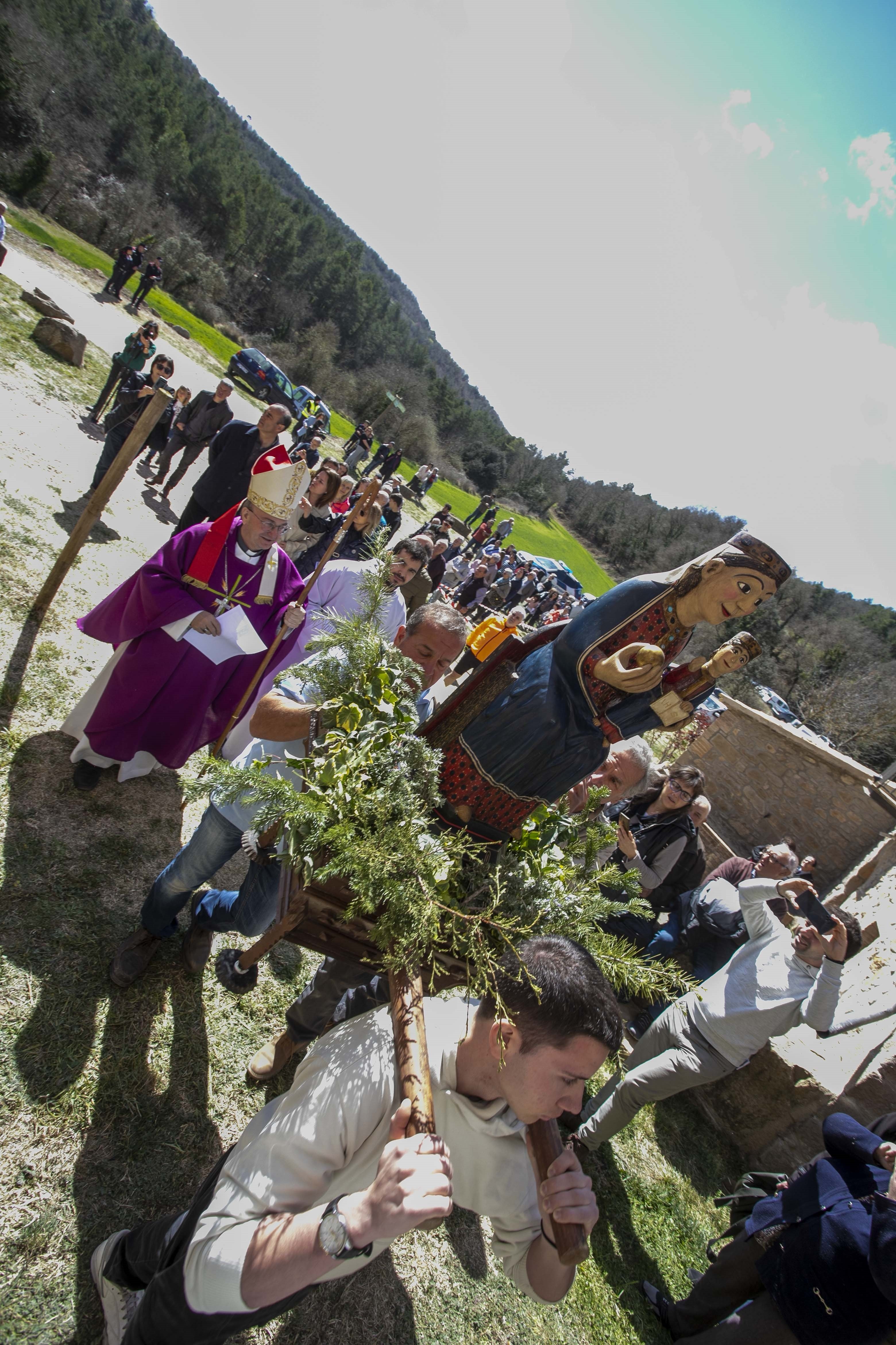 Plegarias para la lluvia: el Obispo de Solsona preside una misa para pedir agua ante la sequía