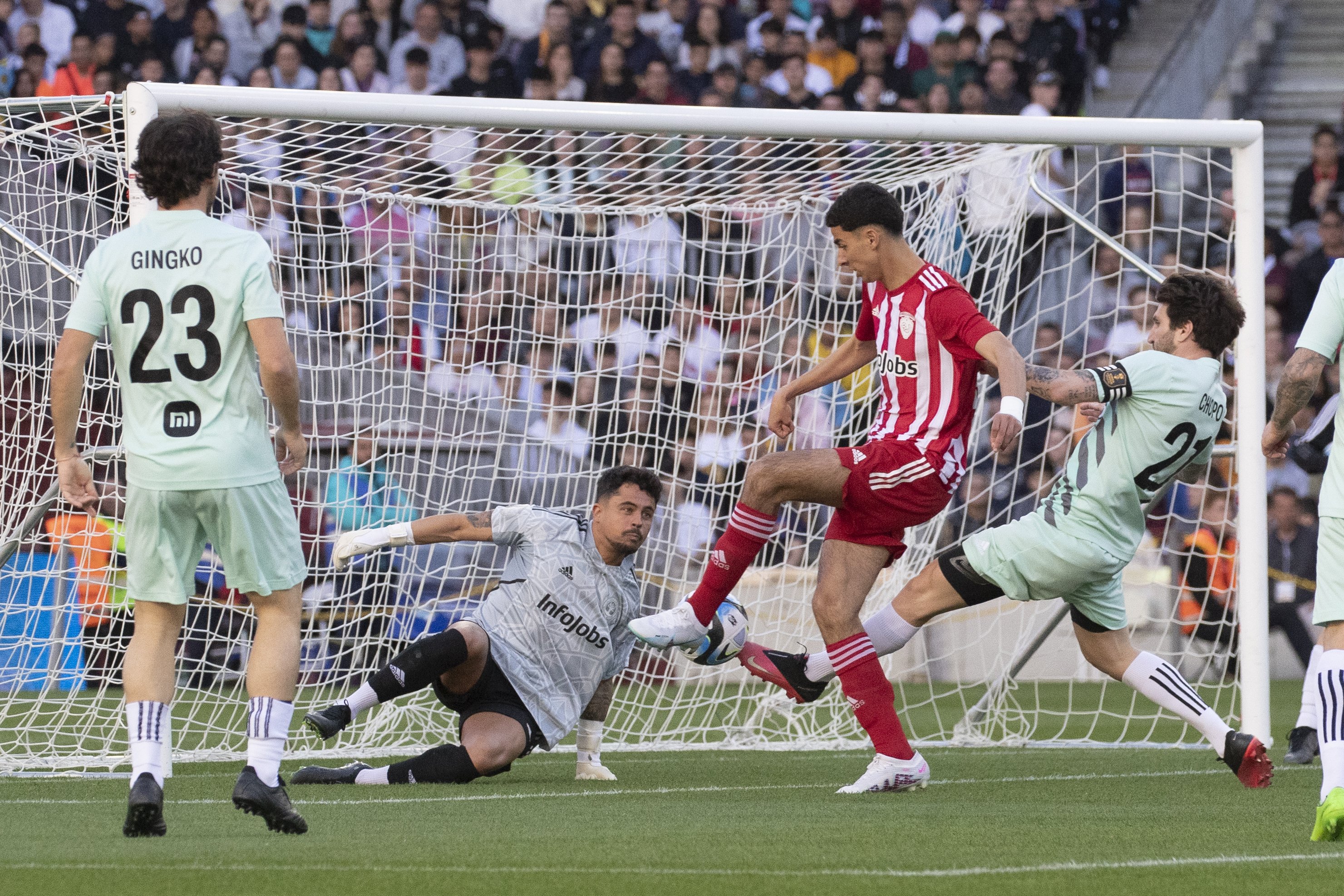 Aniquiladores desdibuixa Los Troncos als penals (2-2) i jugarà la gran final de la Kings League