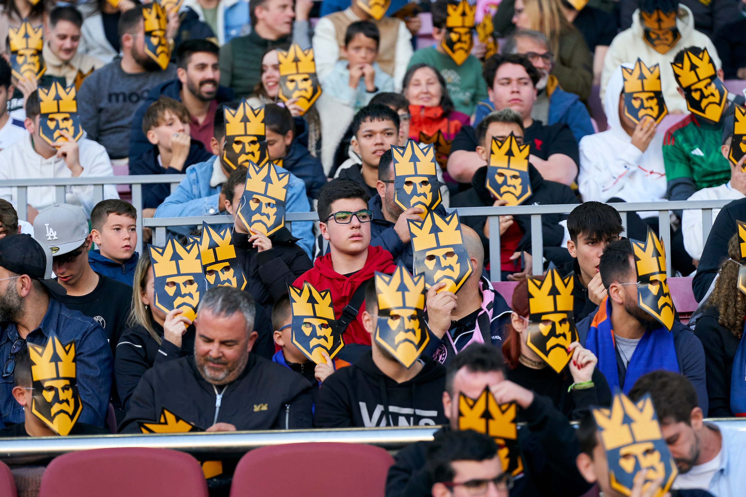La Kings League bate el récord Guinness de personas con más máscaras en un campo