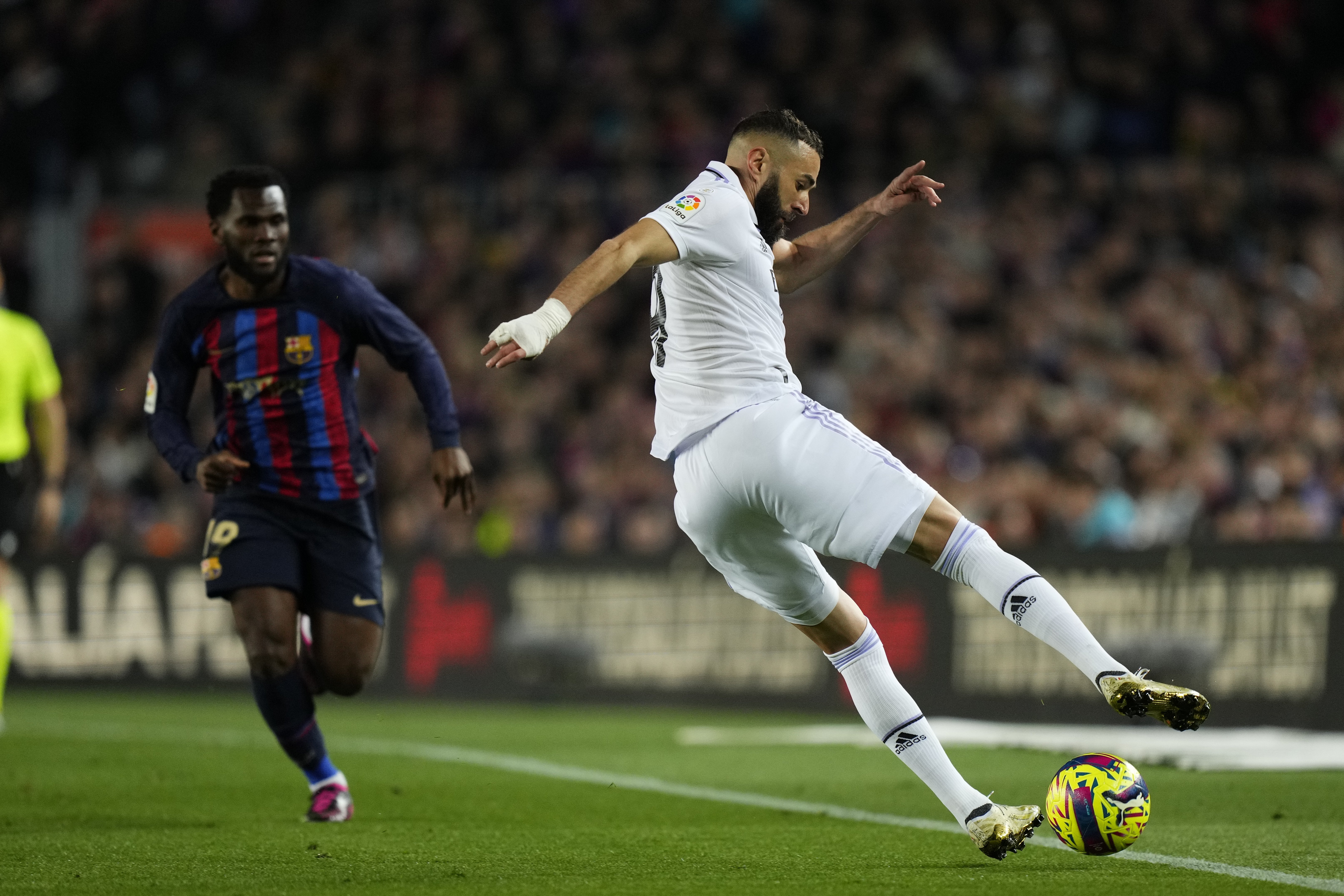 El nou '9' per jubilar Benzema es posa al mercat amb el Reial Madrid atent