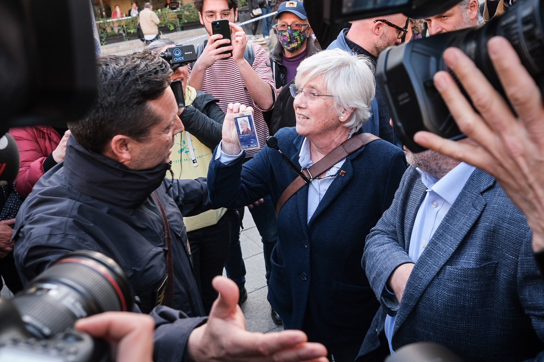 Així ha estat la detenció de Clara Ponsatí a Barcelona | VÍDEO