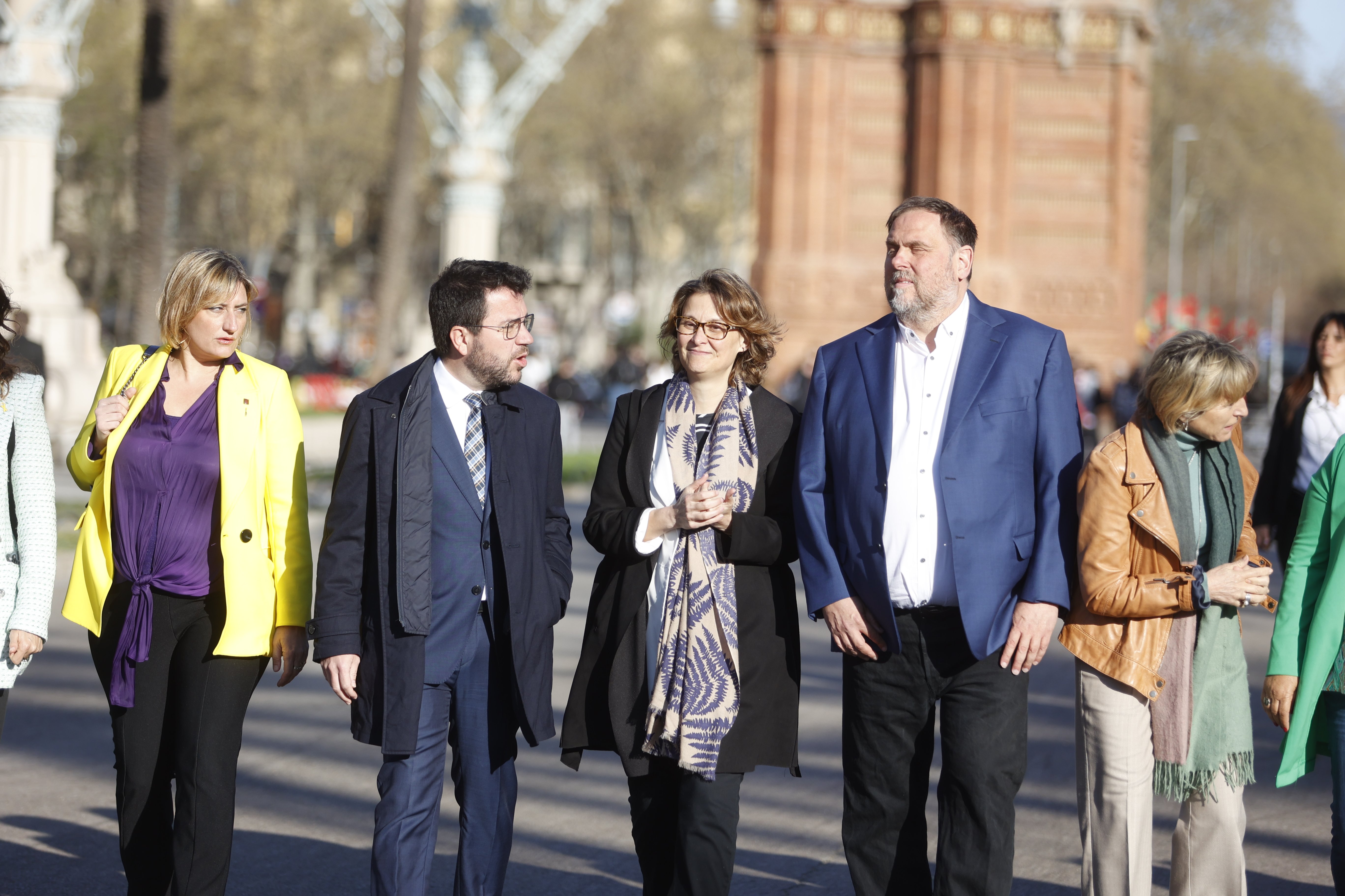 Creus que Serret ha de continuar al Govern malgrat la sentència?