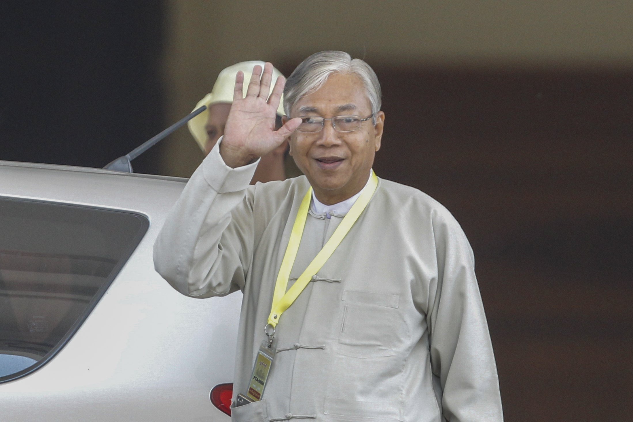 Dimiteix el president de Birmània per "fer un descans"