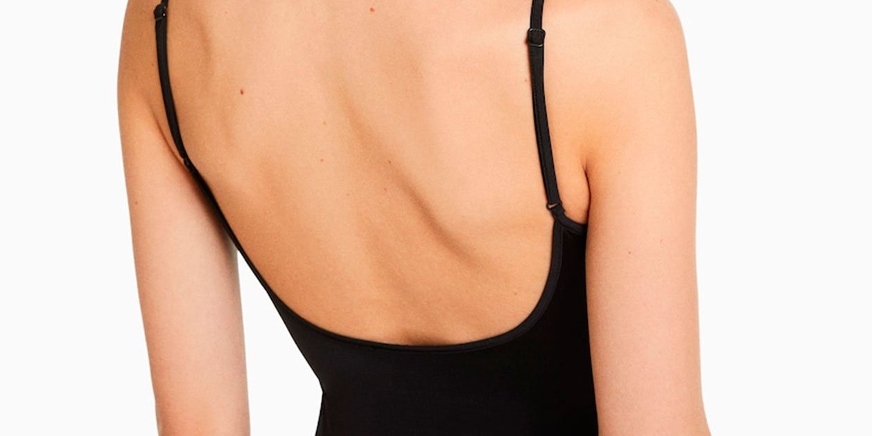 Cal tornar a parlar del vestit de 17,99 euros que ja és la peça més venuda de Bershka a tot Espanya