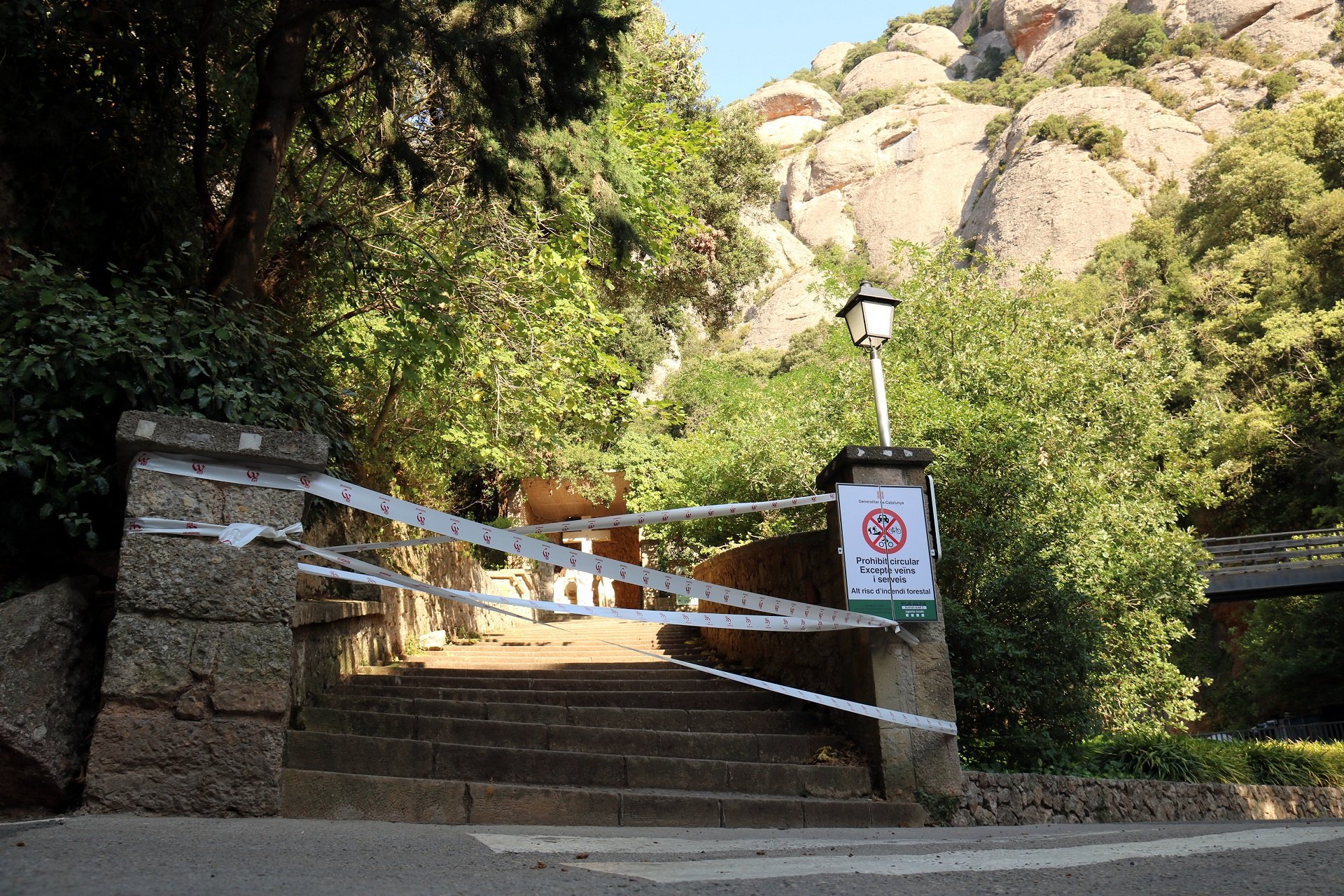 El acceso al Parque Natural de Montserrat, cerrado el fin de semana por el elevado riesgo de incendio