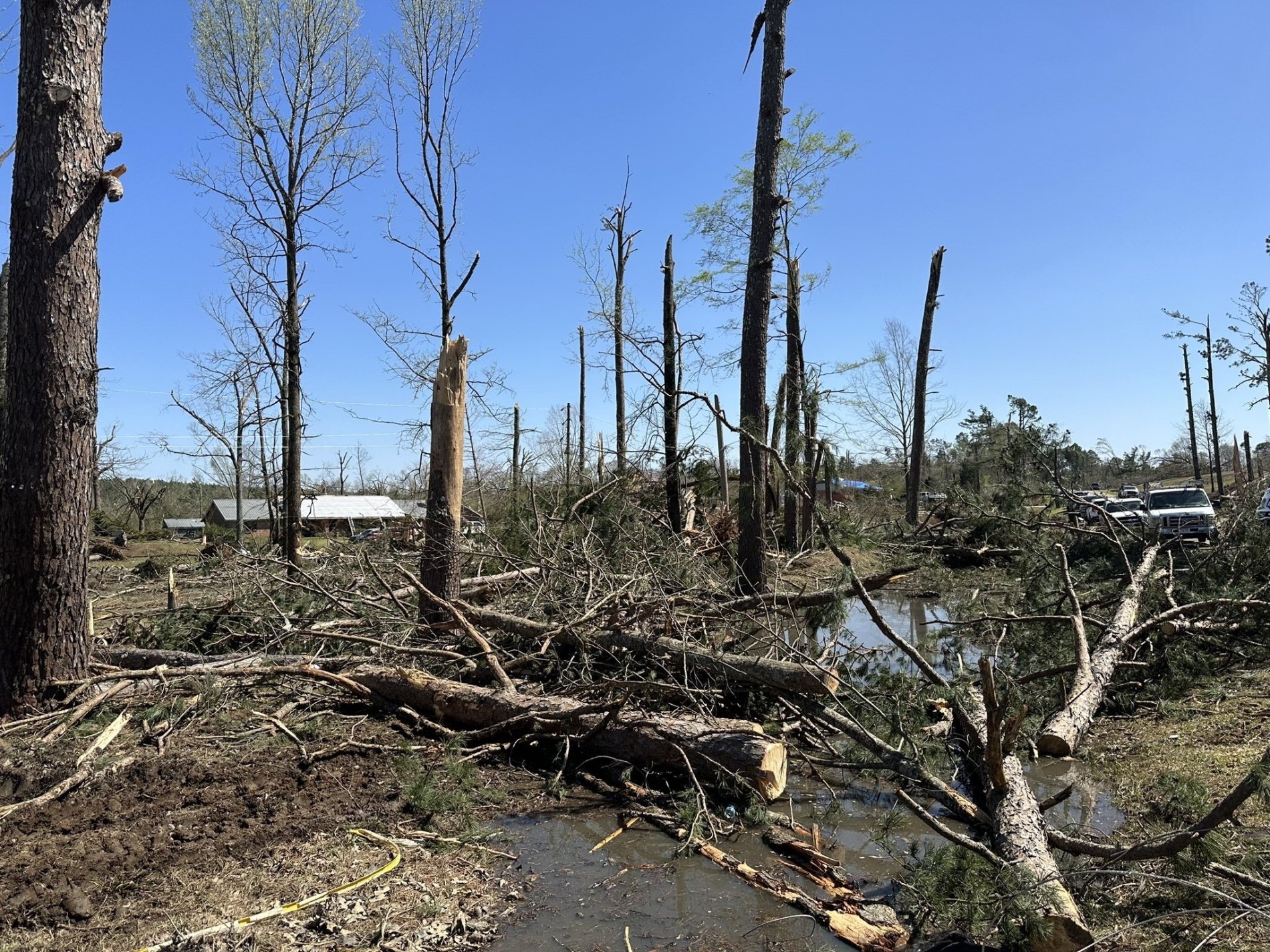 Una nova onada de tornados sembra el terror als EUA: almenys quatre morts