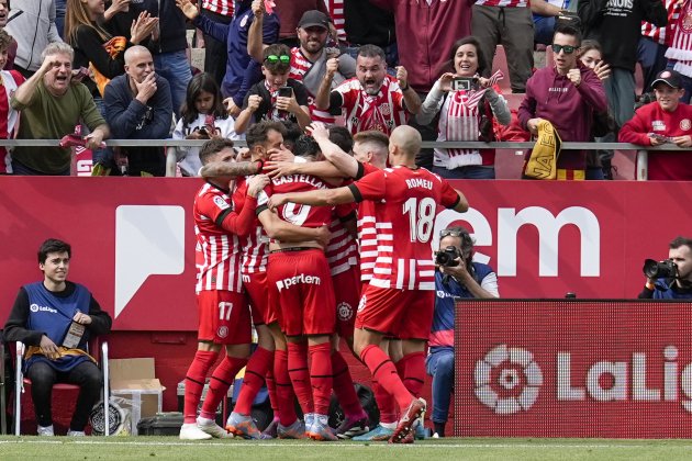 Girona celebrant gol Stuani Espanyol / Foto: EFE Girona celebrant gol Stuani Espanyol / Foto: EFE