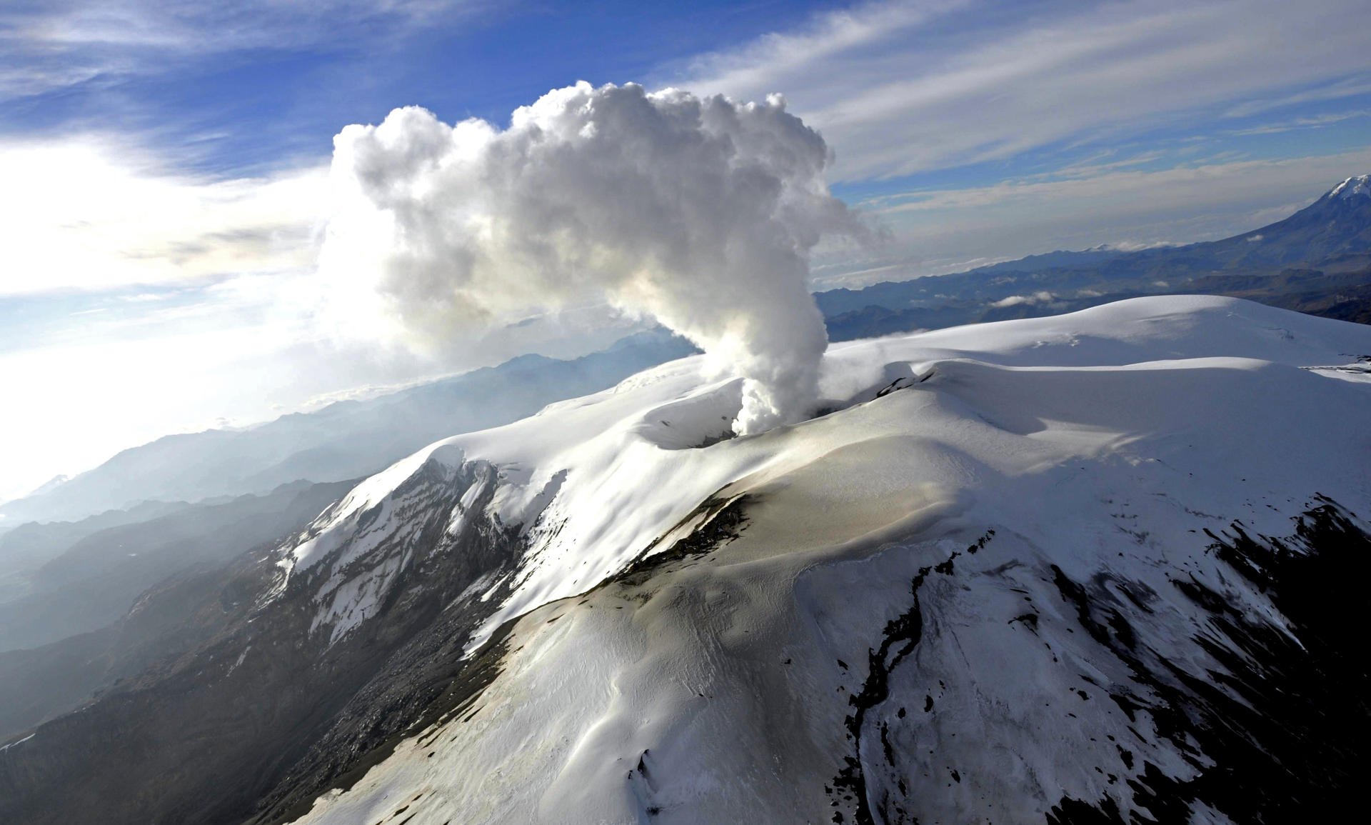 Alerta per la possible erupció del volcà Nevado del Ruiz: així pot afectar les ciutats de Colòmbia