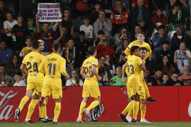 Barça celebra gol de Lewandowski ante Elche / Foto: EFE - Biel Aliño