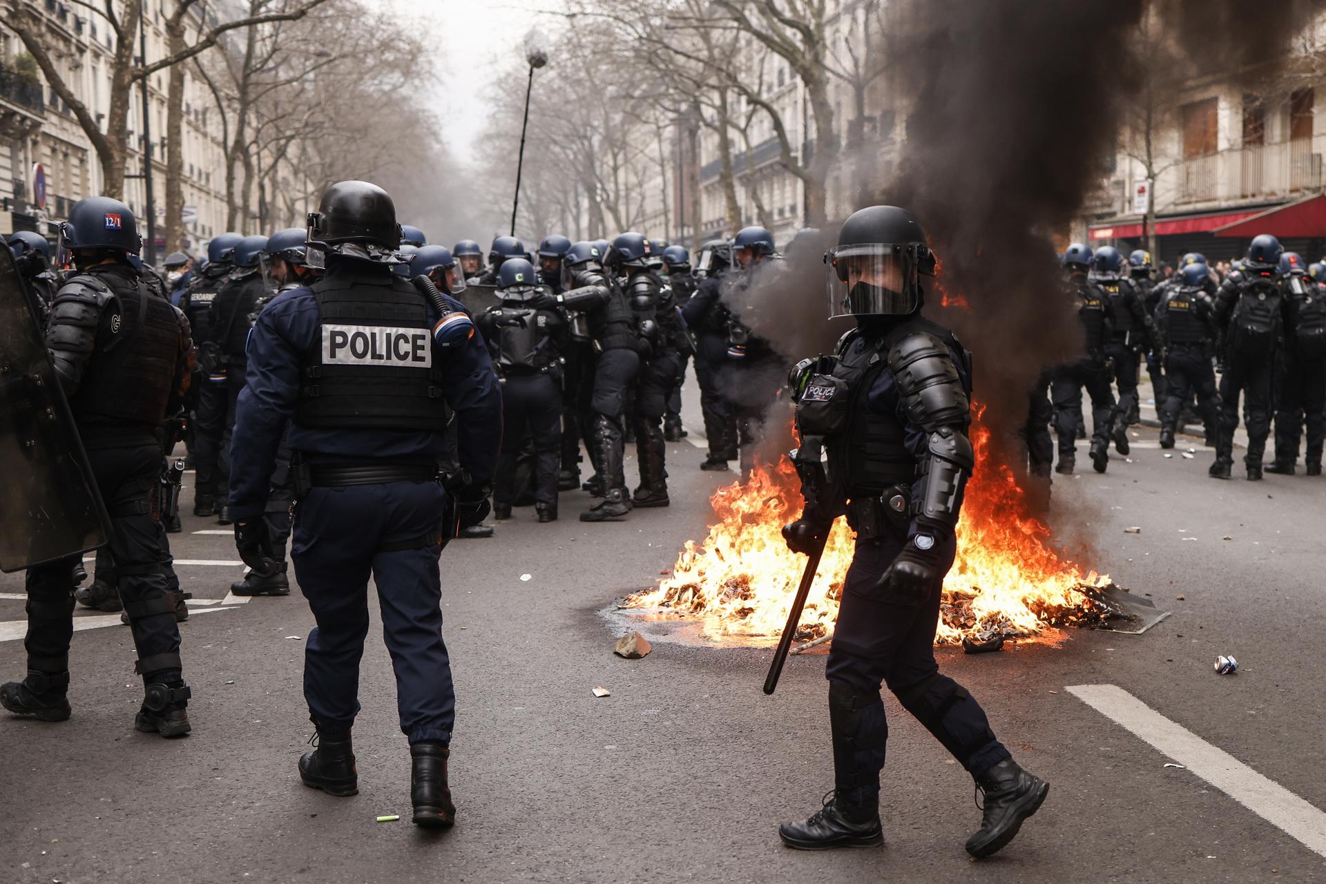 El ministeri de l'Interior francès obre 38 investigacions internes "per excés de força" de la policia