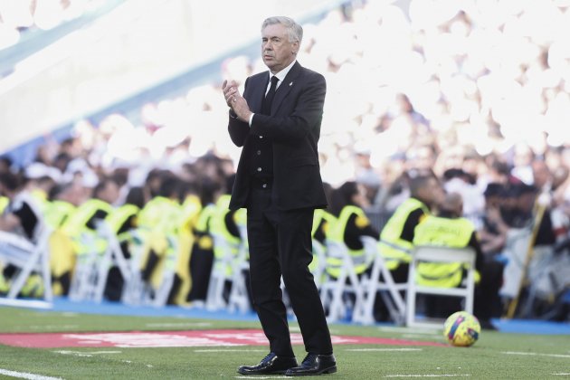 Carlo Ancelotti aplaudiendo / Foto: EFE