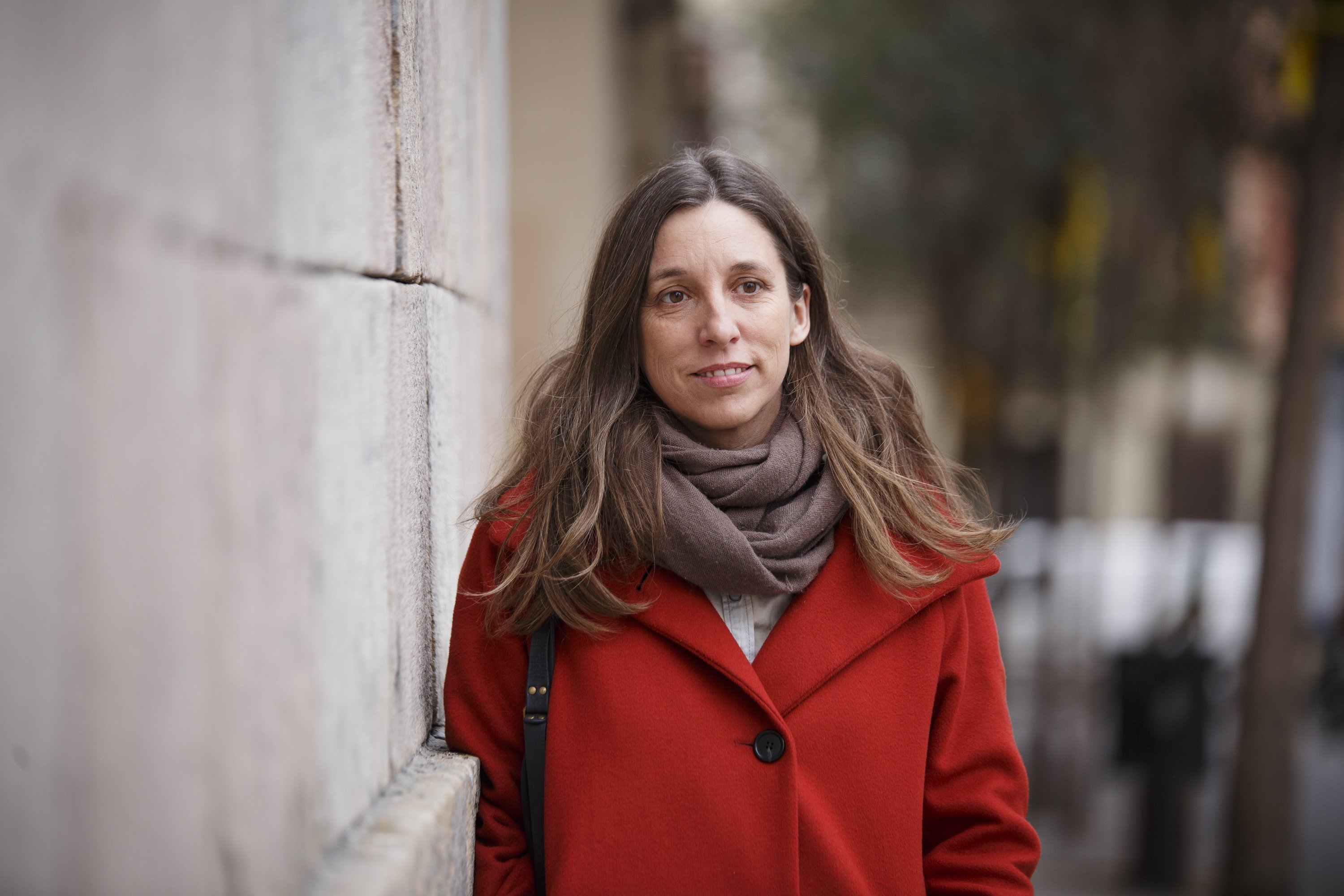 Llucia Ramis gana el Premio de No Ficción Libros del Asteroide escribiendo sobre la vivienda en Barcelona