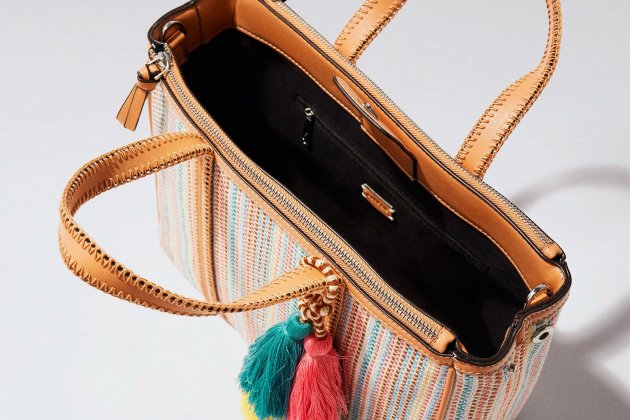Tote con colgante Tote con colgante