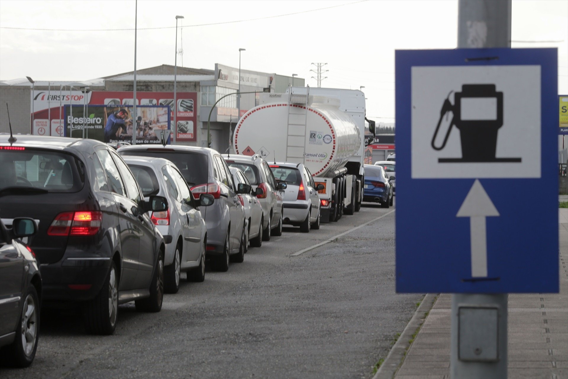 La DGT acaba amb les gasolineres a prop o lluny depenent del color del senyal