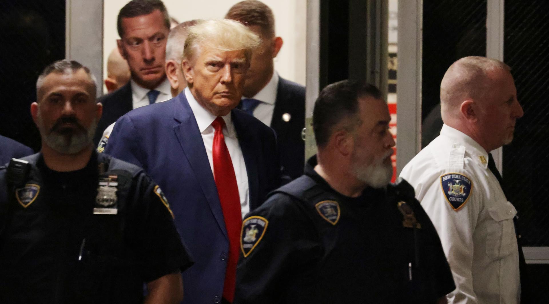 Donald Trump es declara "no culpable" dels 34 càrrecs pel cas Stormy Daniels i queda en llibertat