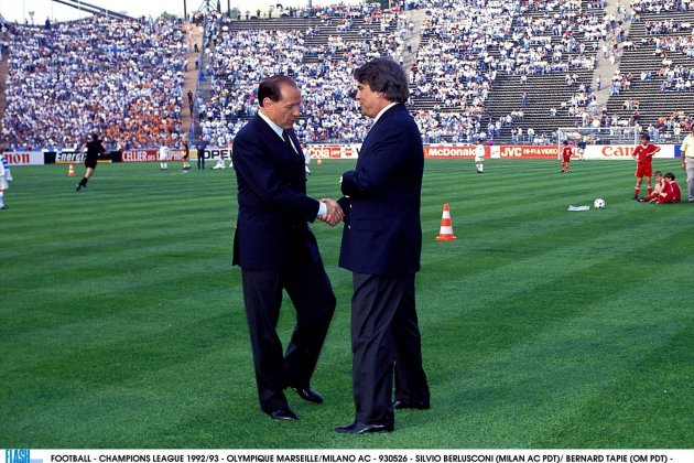 Silvio Berlusconi cuando|cuándo dirigía el AC Milan en 1993 / Foto: GUY JEFFROY / Europa Press