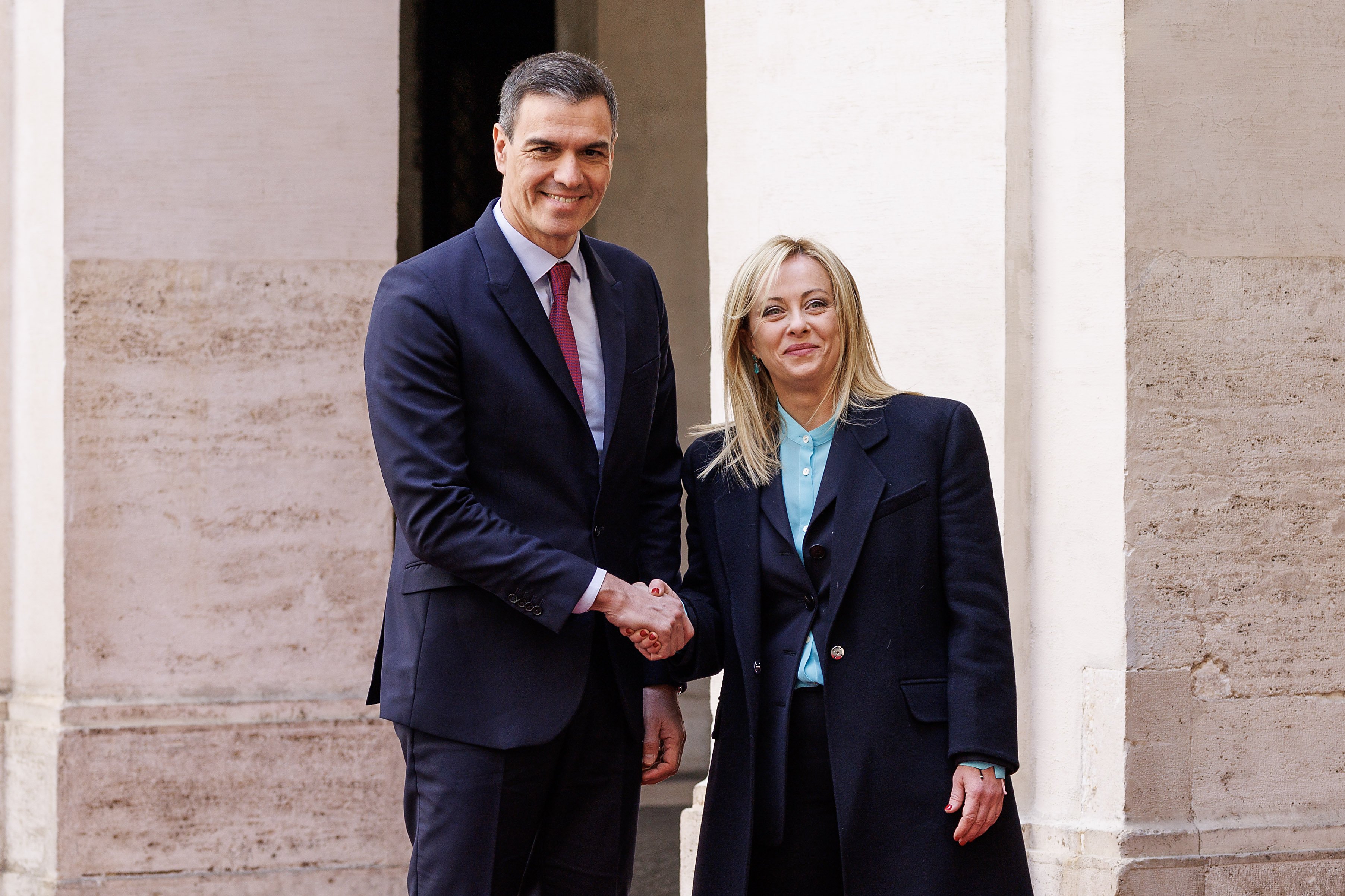 La Moncloa condecora a la líder de ultraderecha Giorgia Meloni con la Orden de Isabel la Católica