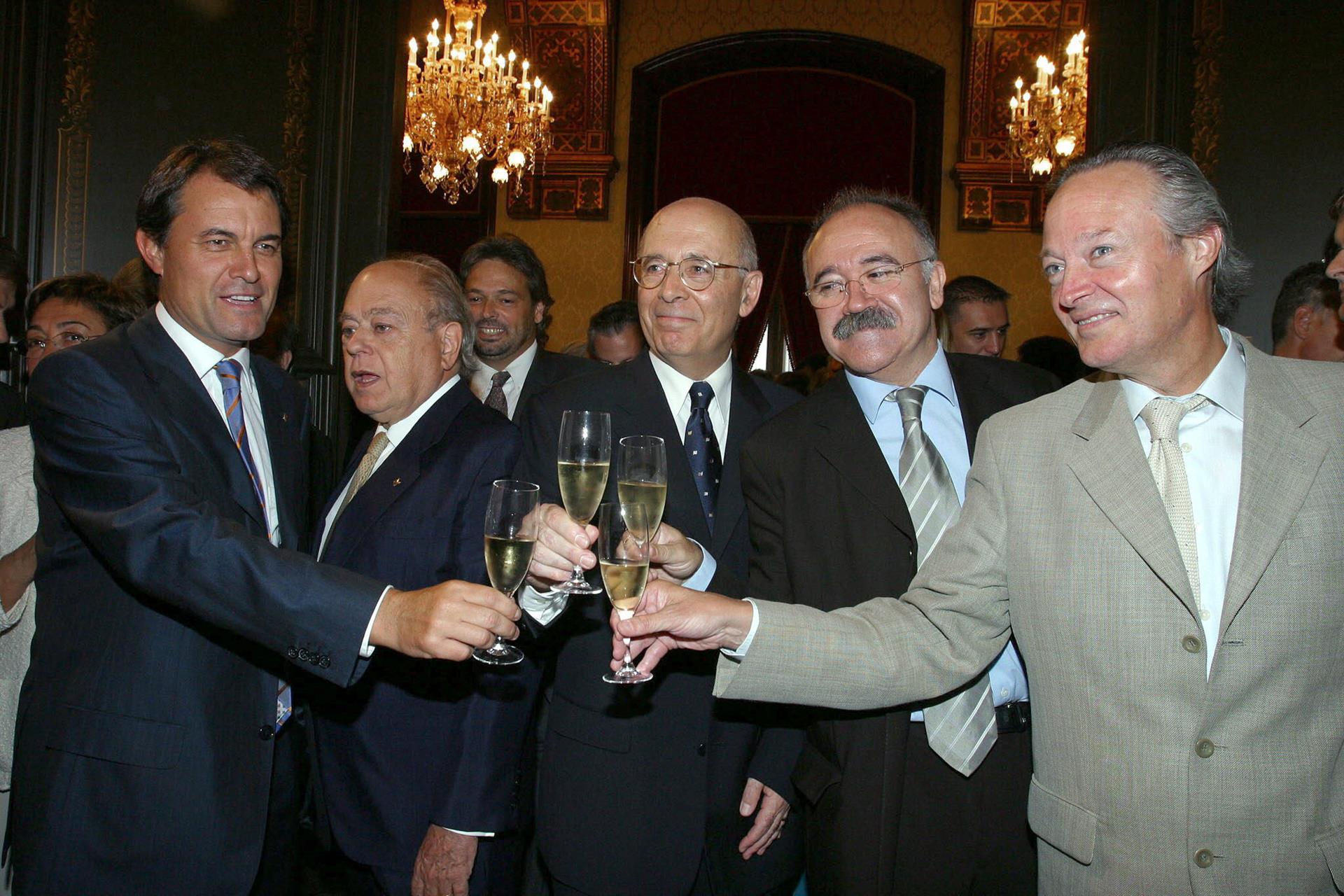 Josep Piqué, president del PP de Calunya amb Jordi Artur Mas, Carod Rovira Diada 2003  Efe
