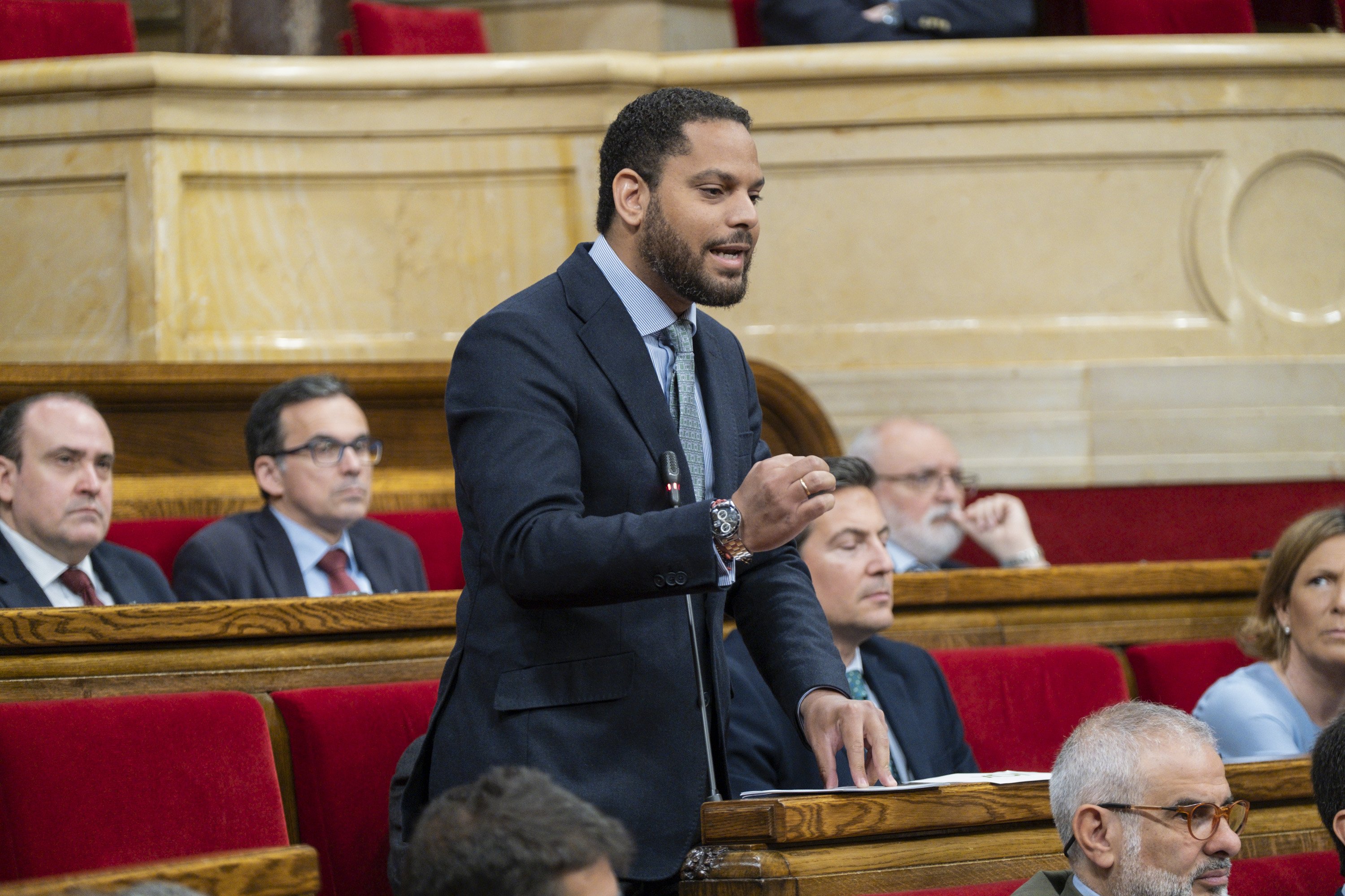 La fiscal pide al TSJC que archive la querella de Vox contra la Mesa por la ILP de la independencia