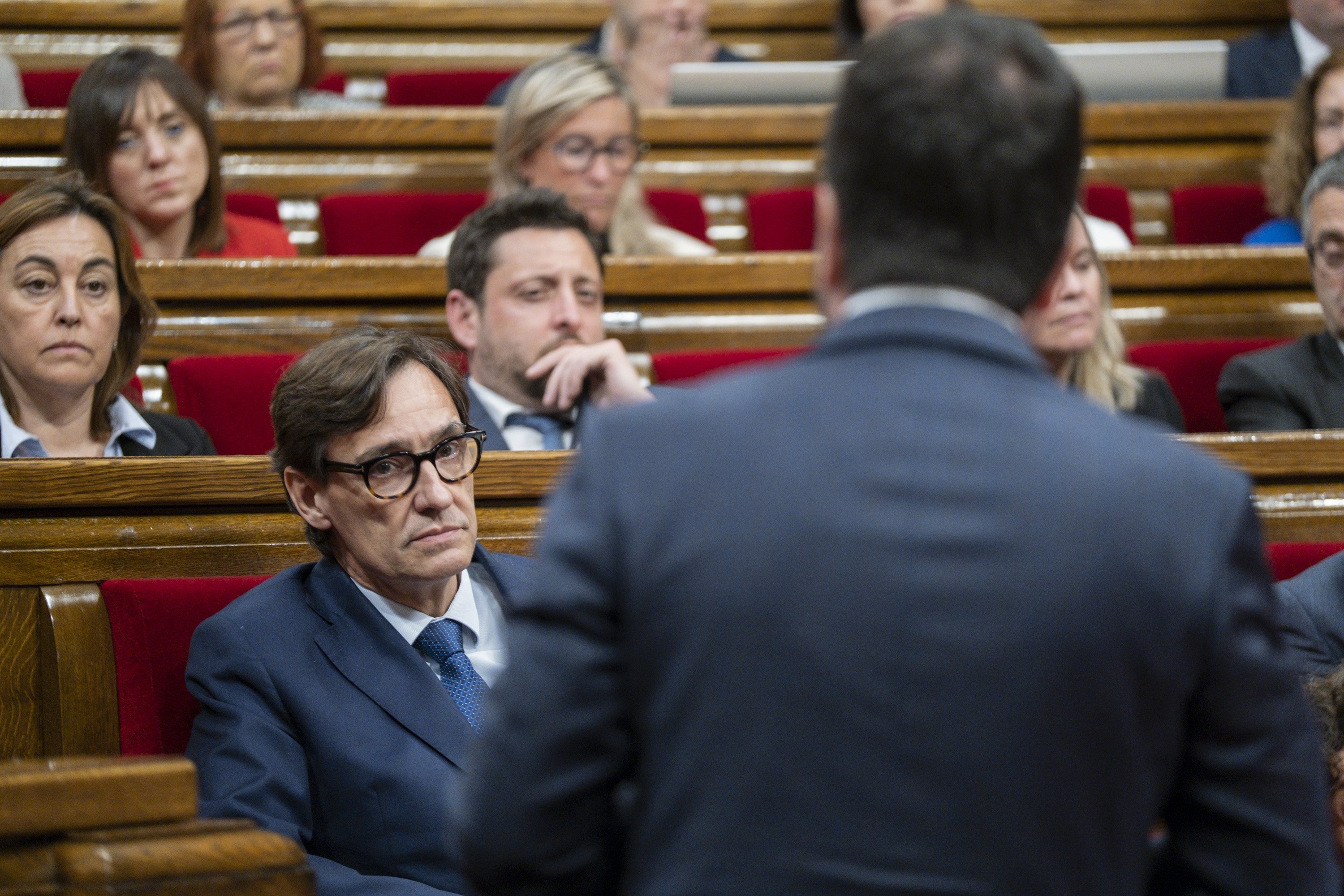 Repaso a Aragonès en el Parlament por el caos de las oposiciones: "Govern incapaz y sin dirección"