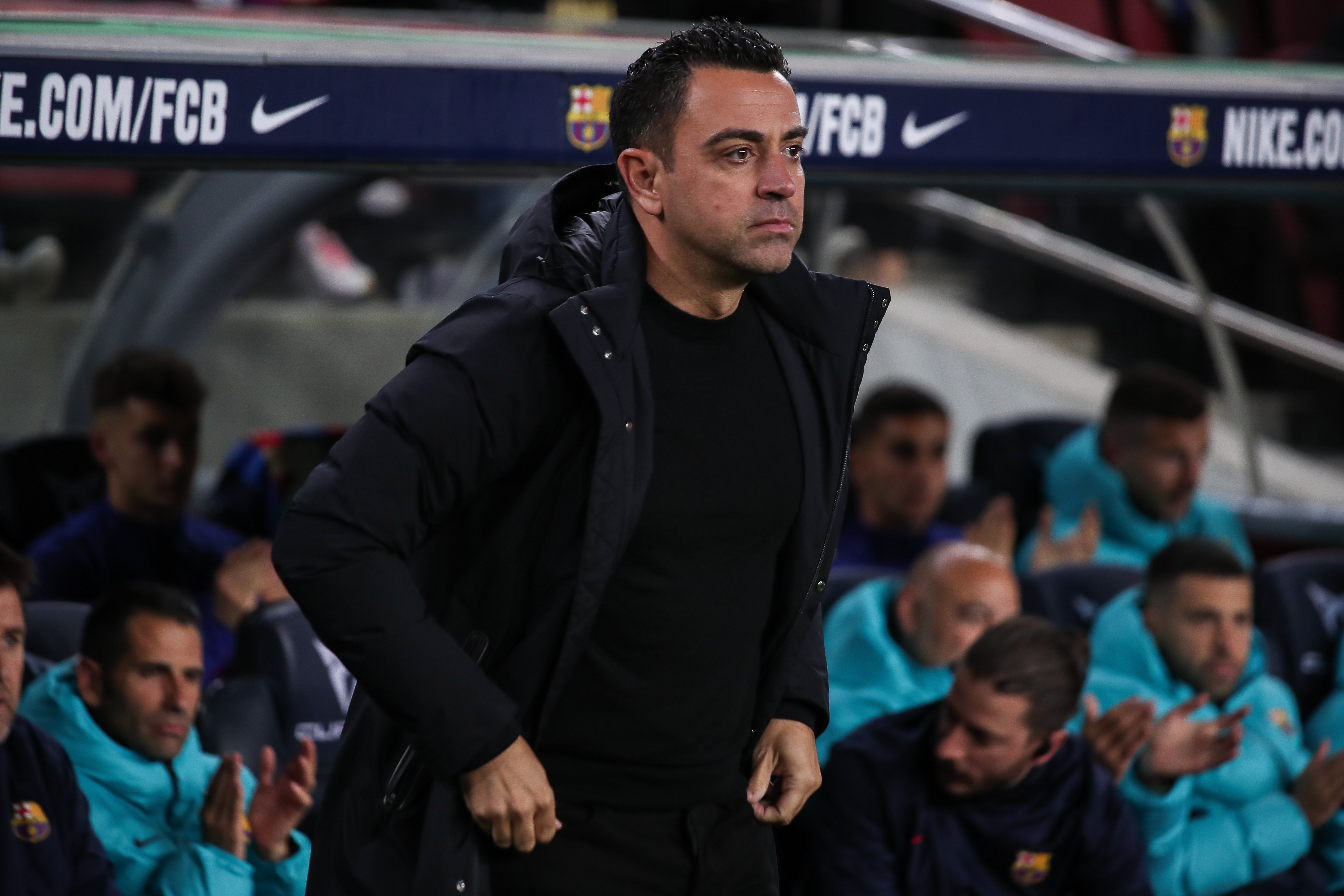 O se va por las buenas o el Barça lo hará por las malas porque Xavi Hernández no lo quiere