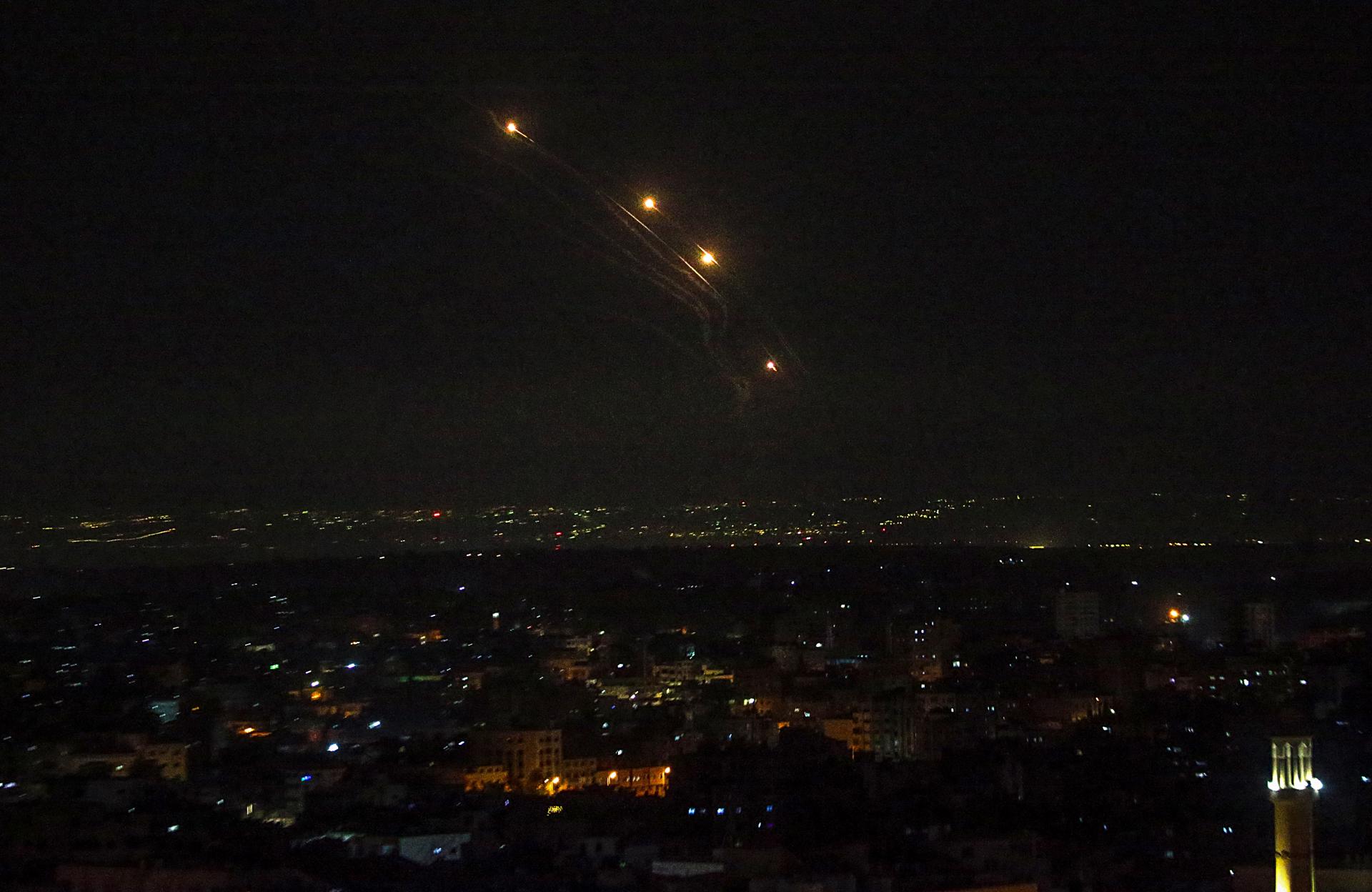 Hamás reivindica el lanzamiento de unos 5.000 cohetes contra Israel, que declara el estado de guerra