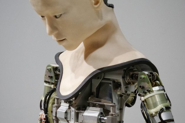 robot unsplash (2) robot unsplash (2)