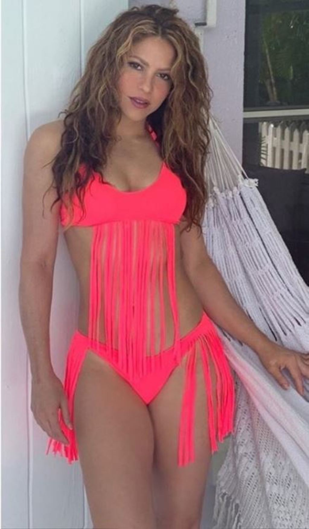 Shakira bikini fucsia Shakira bikini fucsia