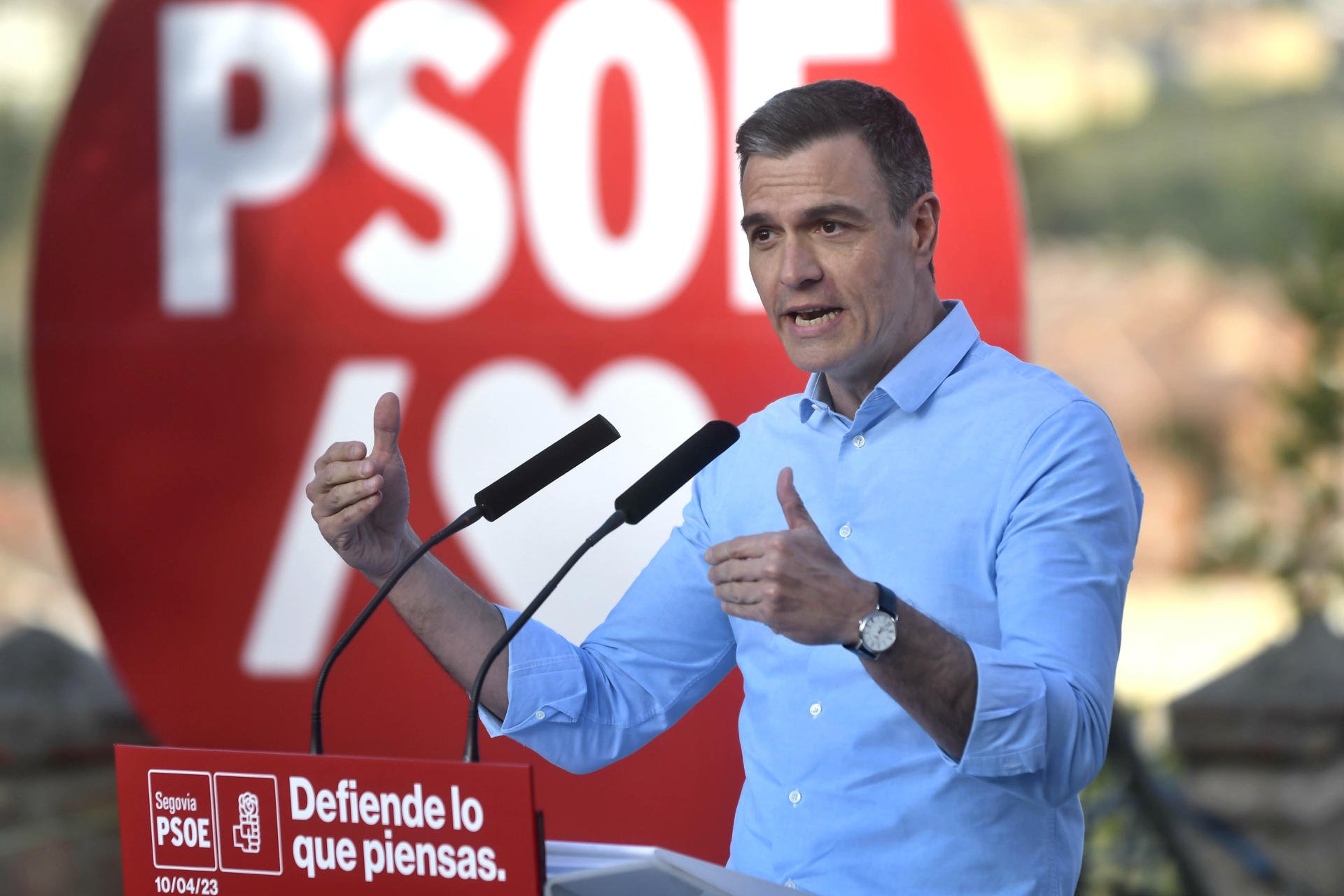 Interrompen un míting de Pedro Sánchez a Segovia: "Quant et paga el Marroc?" | VÍDEO