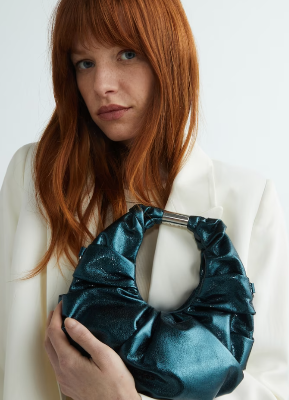 El Corte Inglés tiene a la venta un bolso redondo que es todo glamour